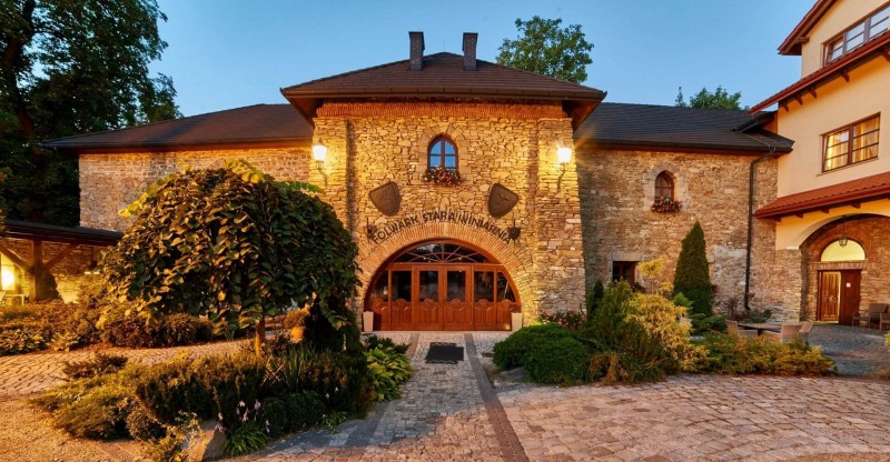 Hotel*** Folwark Stara Winiarnia - zdjęcie 1